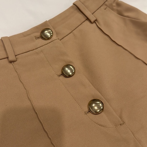 Zara Button Short - Picture 3 of 5